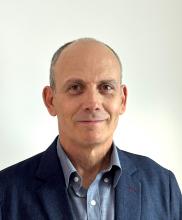 Shai Schubert headshot